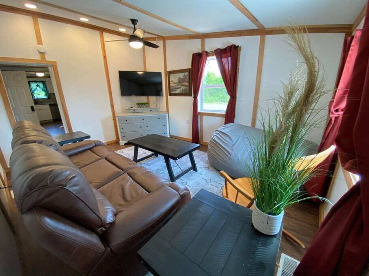 Country setting 3 bdrm home w/ outside relaxation