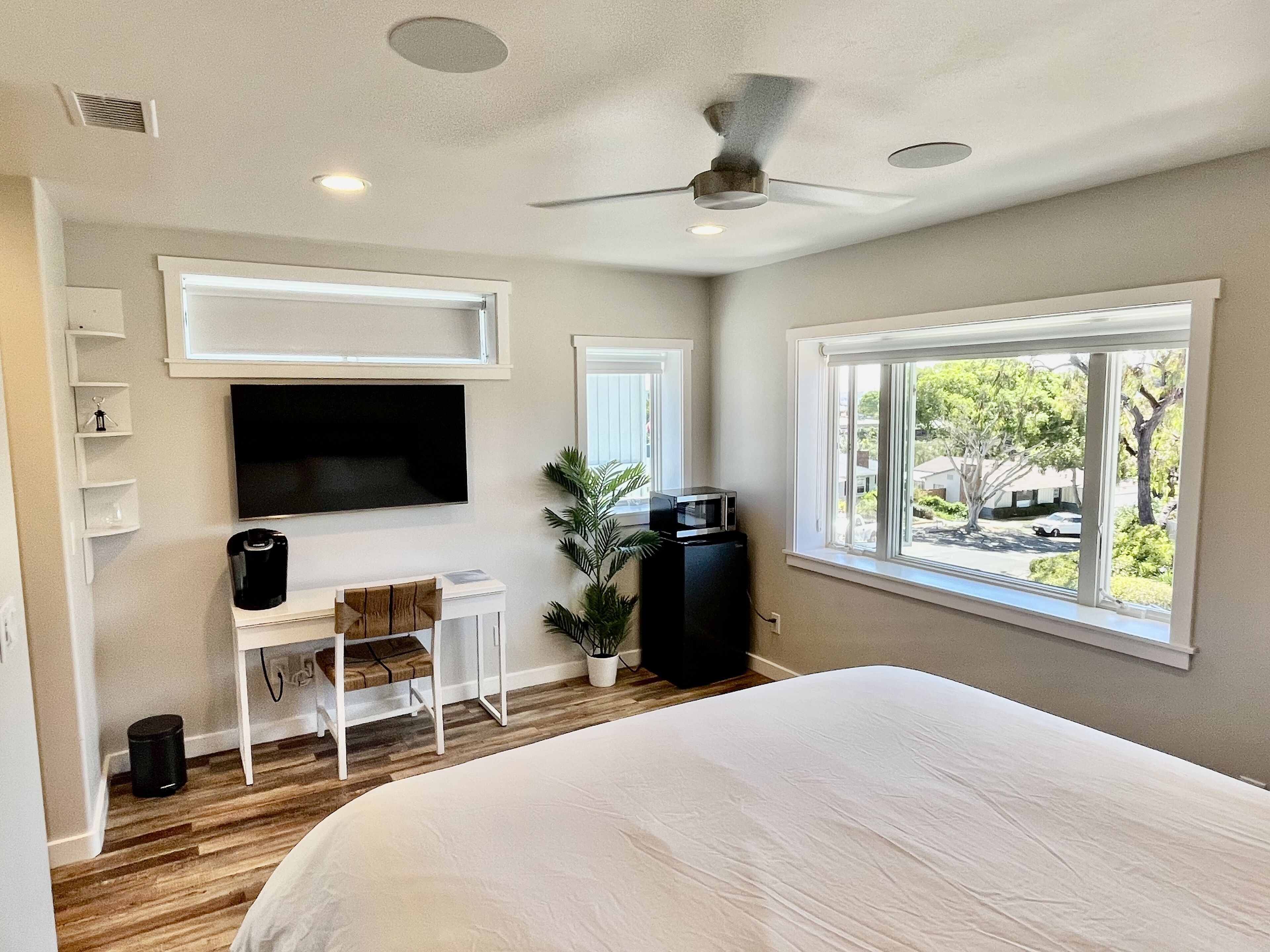 1 soverom, skrivebord, strykejern/-brett og wi-fi (inkludert)