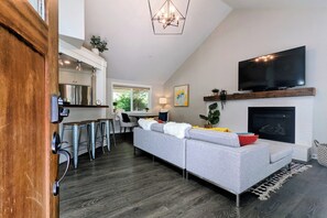 Smart TV, fireplace, books