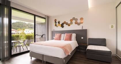 Studio Lower-level w/ kitchenett and patio