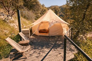Property grounds - Paradise Ranch Inn - Mindful Tent (Three Rivers)