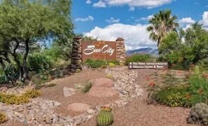 Property grounds - Updated! Sun City Oasis (Oro Valley)