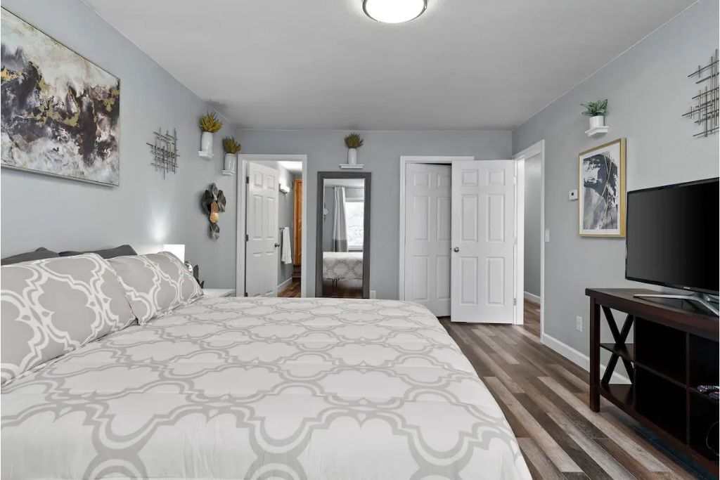 The Gilded Alaskan Venture Home.