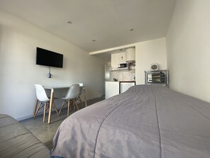 2 bedrooms, WiFi - Apart hotel a 100 metros del mar en Av. Constitución y Derqui (Mar del Plata)