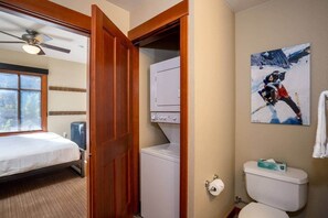 Combined shower/bathtub, hair dryer, towels, soap
