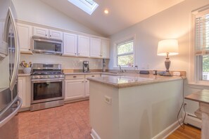 Fridge, microwave, oven, stovetop - Furnished 4BR Home - Perfect Retreat Near Downtown, All Utilities Included (Asheville)