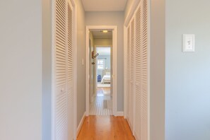 Interior - Furnished 4BR Home - Perfect Retreat Near Downtown, All Utilities Included (Asheville)