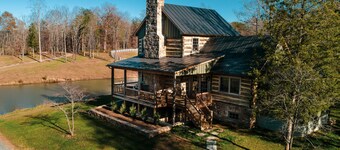 Rustic Luxury Near Charlottesville/Montpelier/Wineries /A Historic Cabin Retreat
