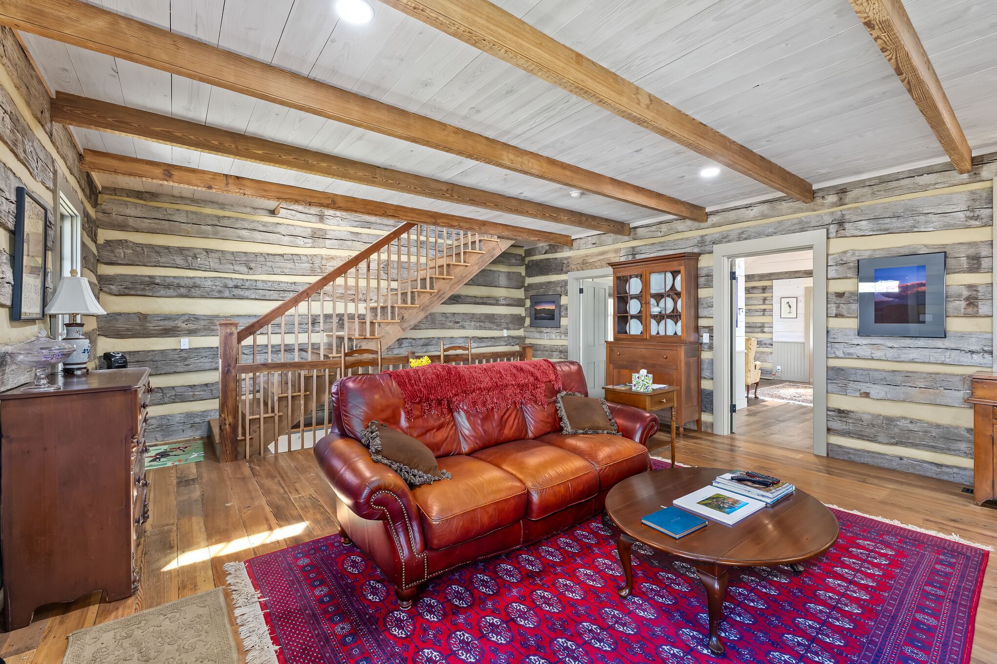 Smart TV, fireplace, books, stereo