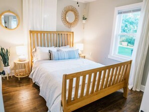 3 bedrooms, iron/ironing board, travel crib, free WiFi