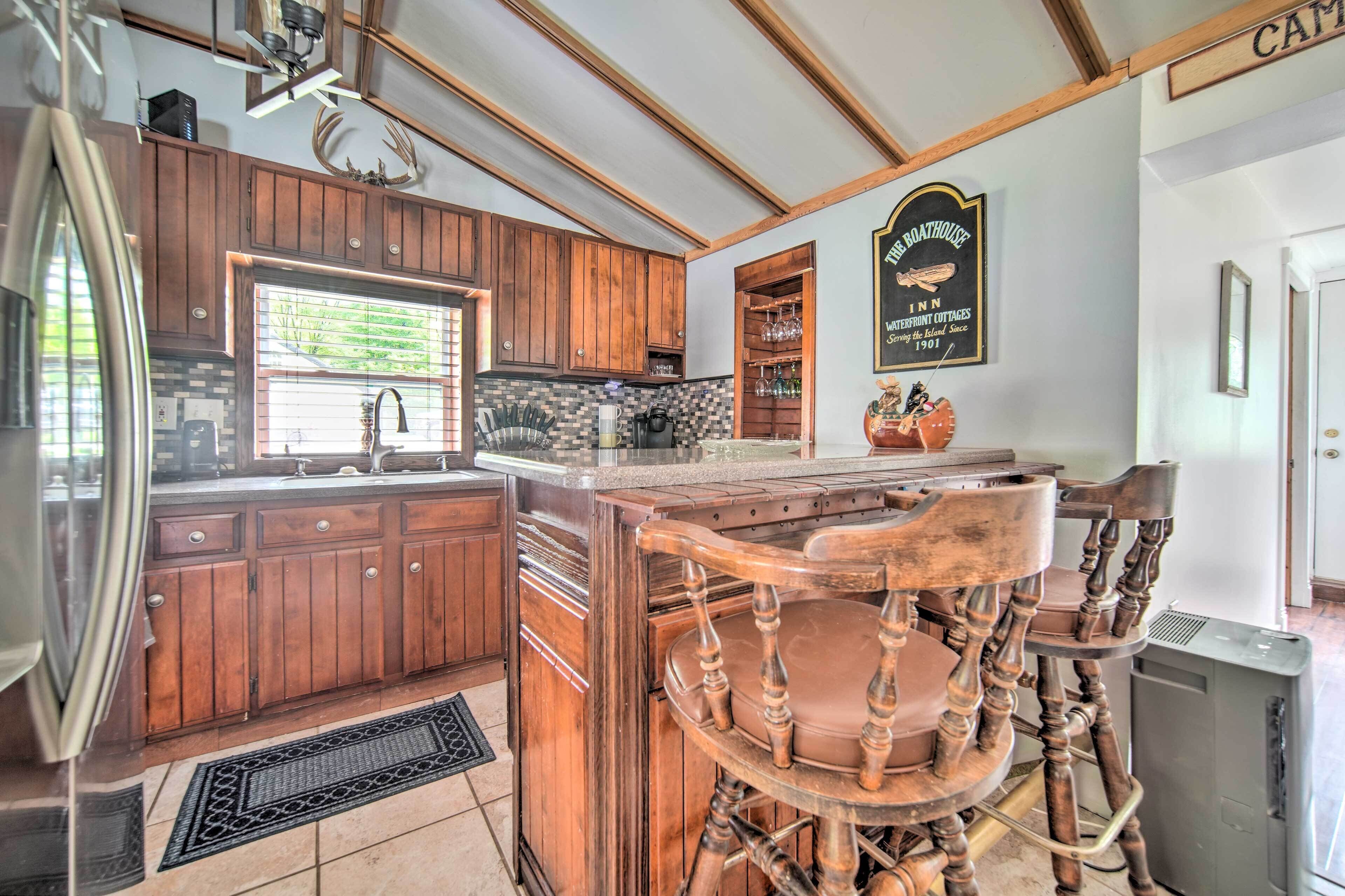 Jamestown Retreat w/ Hot Tub - Walk to Lake!