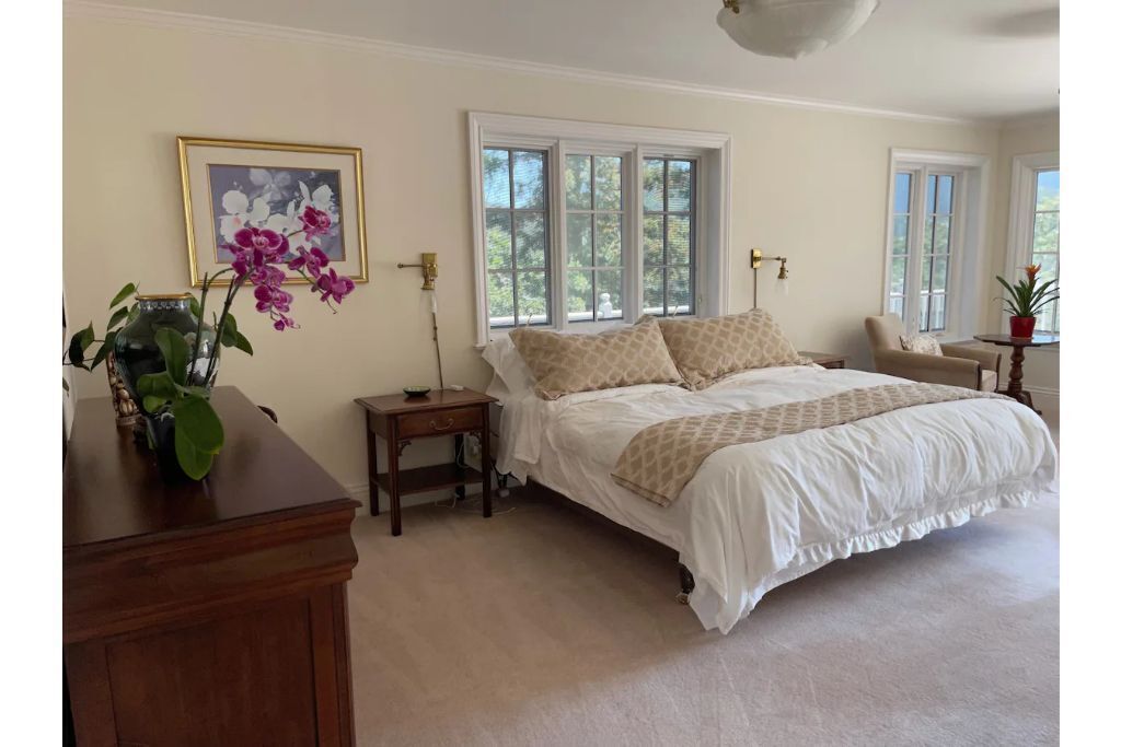 NEW LISTING - Mountain View Luxury Villa