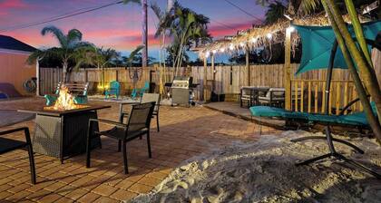 Resort-Style Coastal Villa - Luxurious Courtyard - Splash Pad, Fire Pit, and More!