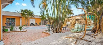 Resort-Style Coastal Villa - Luxurious Courtyard - Splash Pad, Fire Pit, and More!