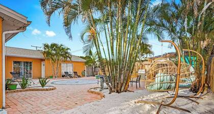 Resort-Style Coastal Villa - Luxurious Courtyard - Splash Pad, Fire Pit, and More!