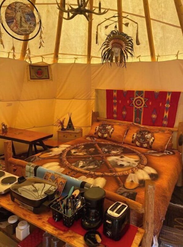 1 bedroom, bed sheets