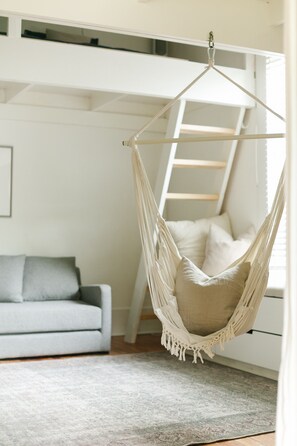 Interior - Historic 5/4 • Spacious • Sleeps 16 • Hot Tub • Pool • A&M (Bryan)