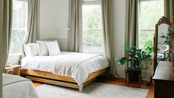 5 bedrooms, desk, iron/ironing board, free WiFi