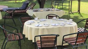 Tägliches einheimisches Frühstück (10 USD pro Person)