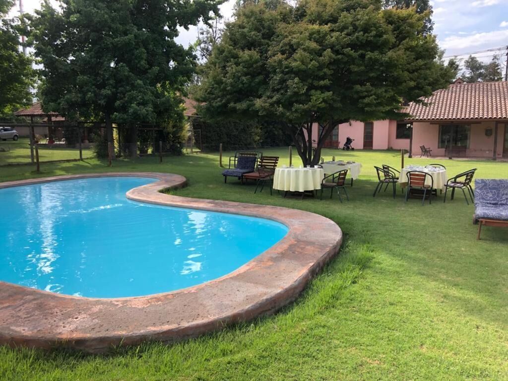 Außenpool, geöffnet von 11:00 Uhr bis 20:00 Uhr, Sonnenschirme