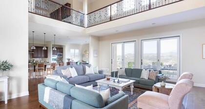 Palazzo Del Sol By Avantstay Breathtaking Home w/ Mountain Views & Hot Tub