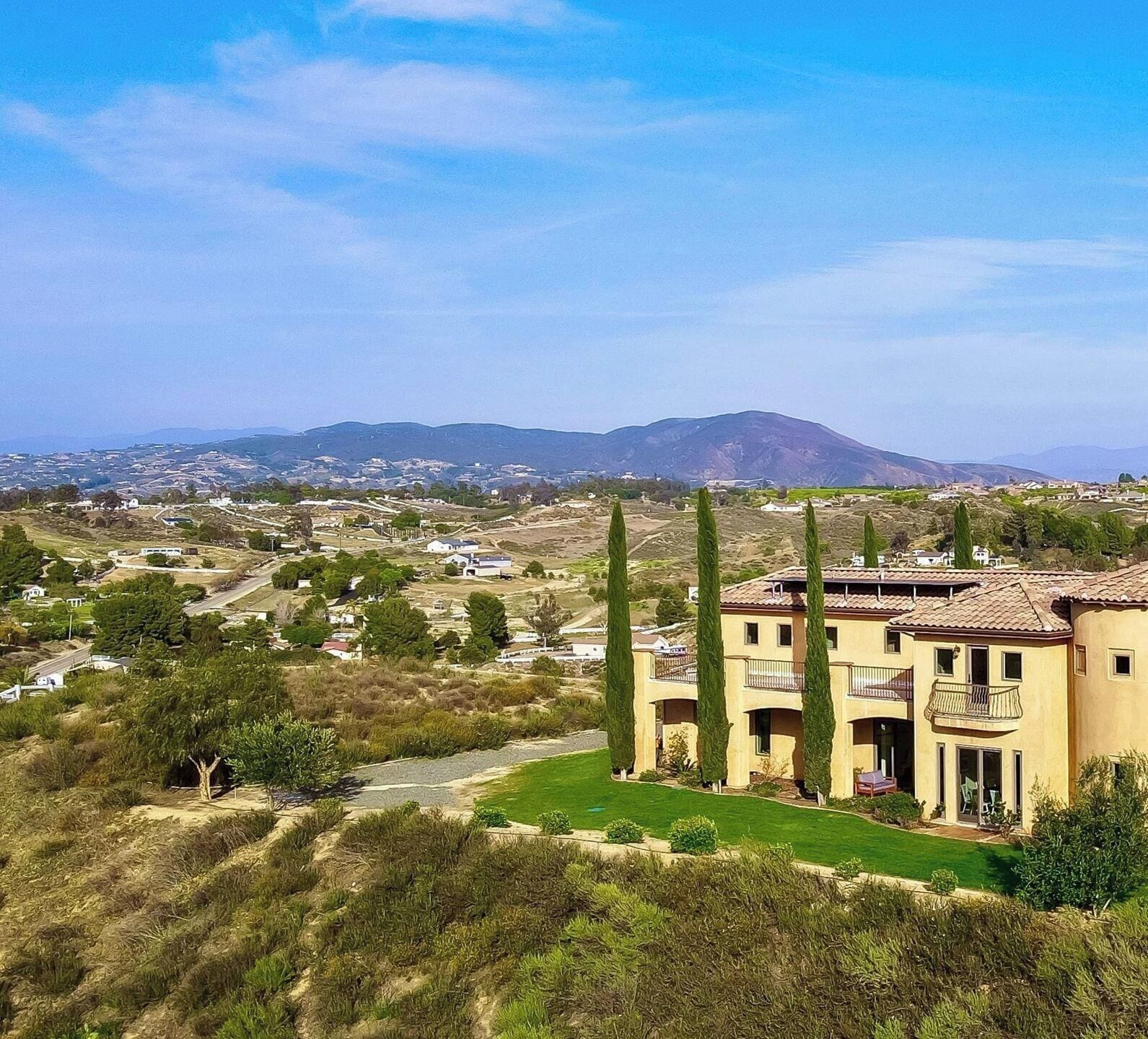 Villa (5 Bedrooms) | Front of property