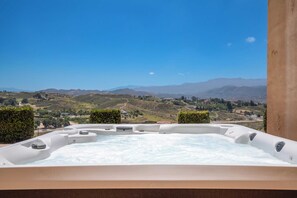 Interior - Palazzo Del Sol By Avantstay Breathtaking Home w/ Mountain Views & Hot Tub (Temecula)
