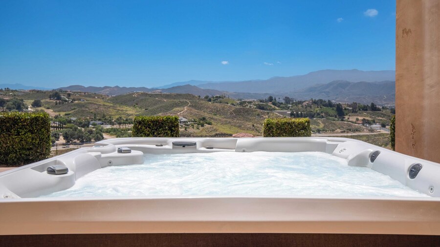 Palazzo Del Sol By Avantstay Breathtaking Home w/ Mountain Views & Hot Tub