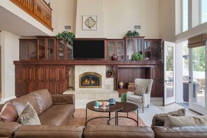 Casa (Multiple Bedrooms) | Parte interna