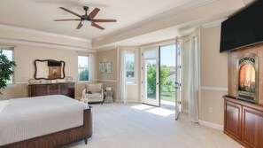Interior - Grand Contento by Avantstay Extraordinary Estate w/ Pool & Movie Room (Temecula)