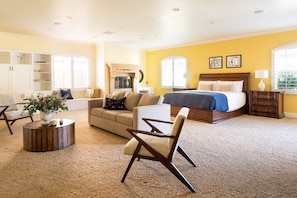 House (5 Bedrooms) | 5 bedrooms, desk, iron/ironing board, free cribs/infant beds