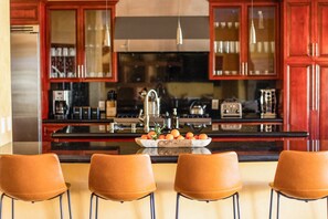 House (5 Bedrooms) | Private kitchen | Fridge, microwave, oven, stovetop - Amarilla by Avantstay Peaceful Paradise w/ Pool, Spa & Theatre Room (La Quinta)