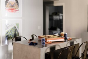 Dining - Luna by Avantstay Industrial Artist's Loft in Old Town w/ Billiards (Scottsdale)