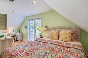 Interior - Key West Casa by Avantstay Communal Pool BBQ & Patio Near Duval Street Month Long Stays Only (Key West)