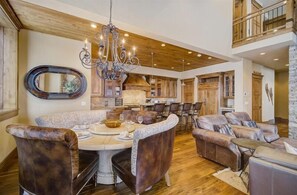 House (4 Bedrooms) | Dining - The Lookout by Avantstay Beautiful Mountain Escape w/ Hot Tub & Movie Theatre (Park City)