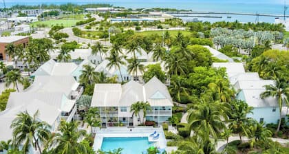 A Siesta Bay by Avantstay Key West Walkable Gated Community, Shared Pool Month-long Stays