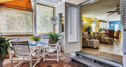 Duval Sea Turtle by Avantstay Great Location Close to Shops Shared Pool!