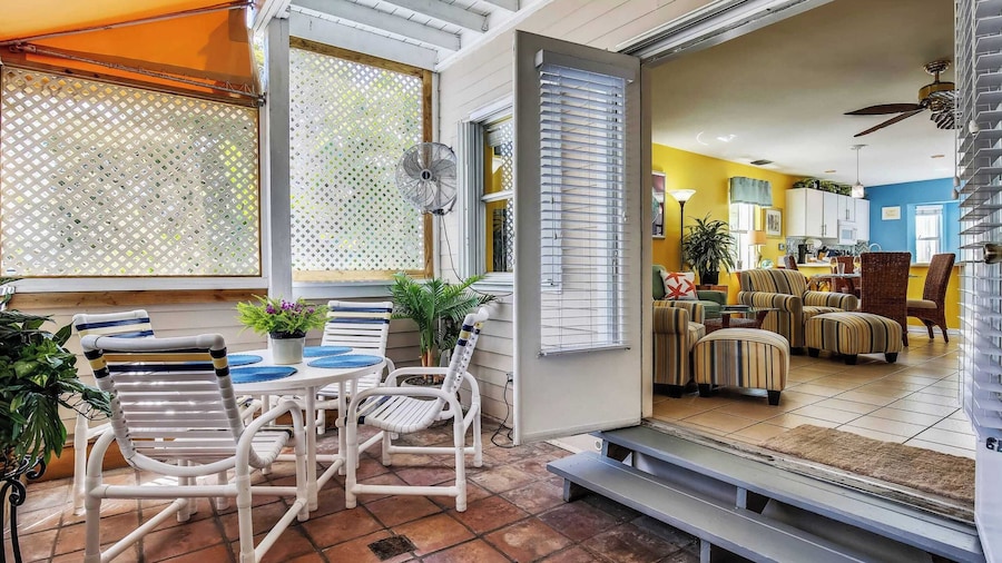Duval Sea Turtle by Avantstay Great Location Close to Shops Shared Pool!