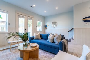 55-inch TV with digital channels, streaming services - Perry by Avantstay Walk to Miramar Beach! w/ Pool & Guest House! (Miramar Beach)