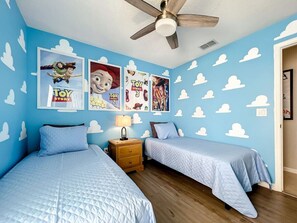 5 多间卧室、办公桌、免费 WiFi