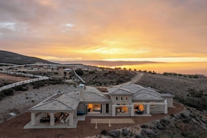House (Multiple Bedrooms) | Front of property
