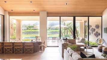 Villa (5 Bedrooms) | Interior