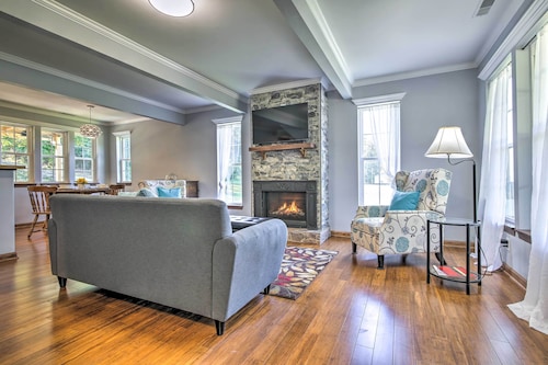 Peaceful Kansas Cottage w/ Wraparound Deck!