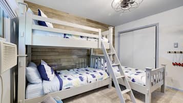 3 bedrooms, iron/ironing board, travel crib, free WiFi
