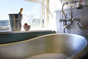 Superior Double Room (Room 5) | Individually decorated, desk, WiFi, bed sheets - The Grainary Boutique Hotel (Scarborough)
