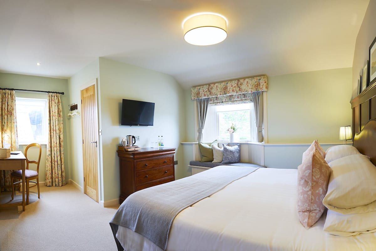 Individually decorated, desk, WiFi, bed sheets