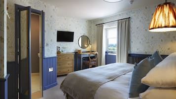 Standard Double Room (Room 2) | Individually decorated, desk, WiFi, bed sheets