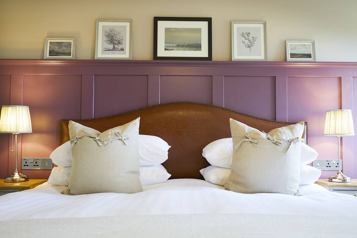 Individually decorated, desk, WiFi, bed sheets