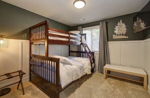 3 habitaciones, escritorio y cortinas blackout 