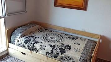 3 bedrooms, desk, iron/ironing board, WiFi